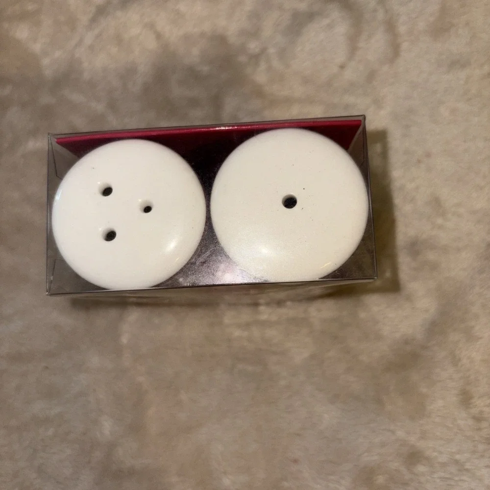 Ceramic Scottish Salt and Pepper Shakers Scottish Thistle Celtic Weave NIB
